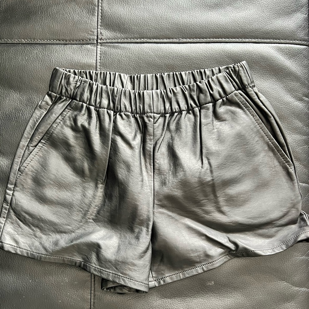 💥2/10$💥.  Leather shorts